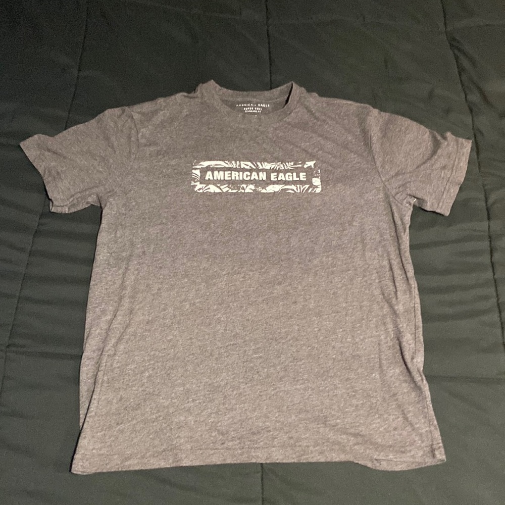 American Eagle outfitter T shirt